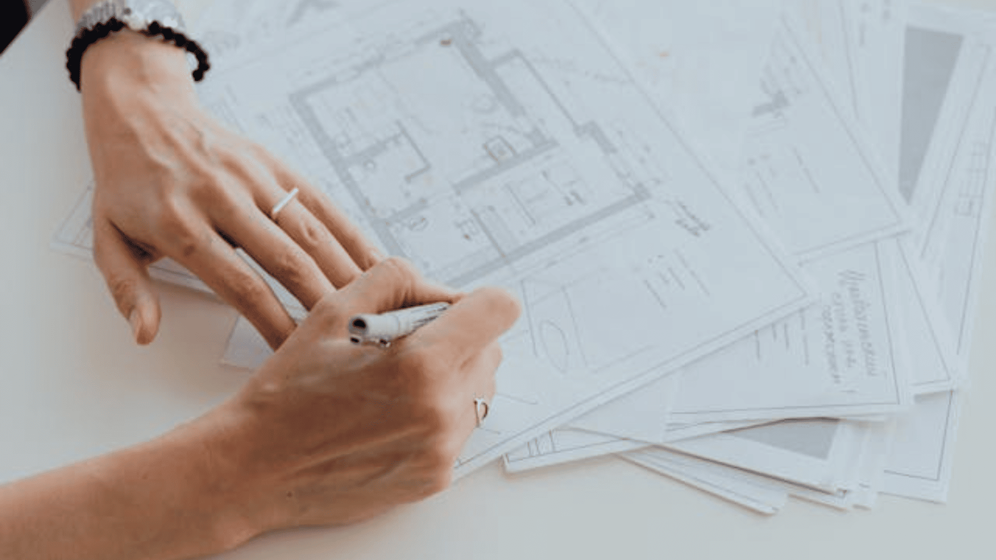 How Much Does an Interior Designer Usually Charge