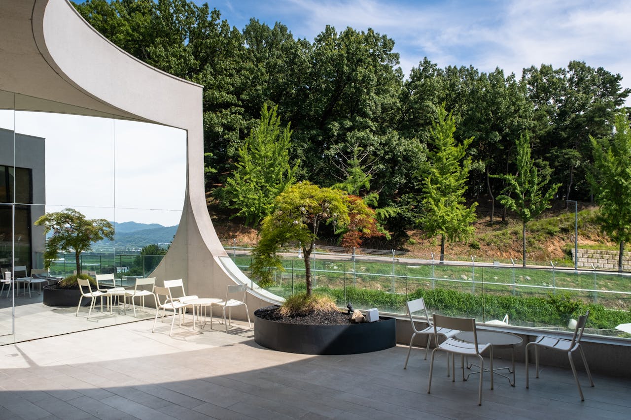 Open Concept & Flexible Spaces